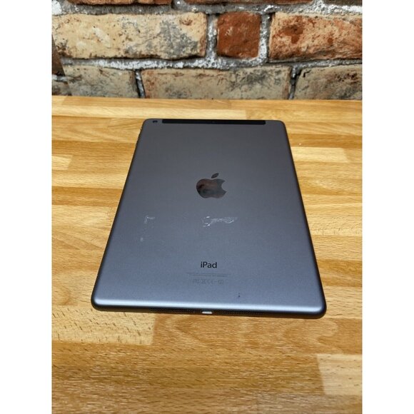 Apple iPad Air (16GB )- ME993LL/B ( A1475) Fully Functional / Version 12.5.7 - Picture 7 of 9